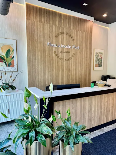 Entry way of Floss Lincoln Park